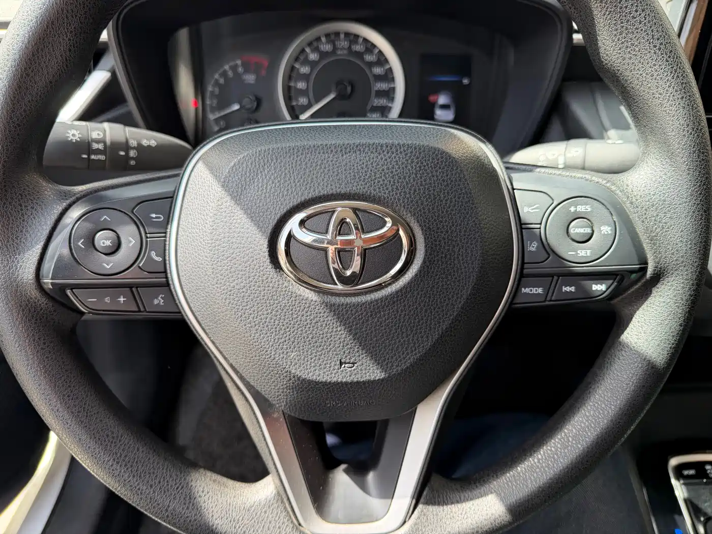 Toyota Corolla 2023 1.2T Pioneer Edition фото 10