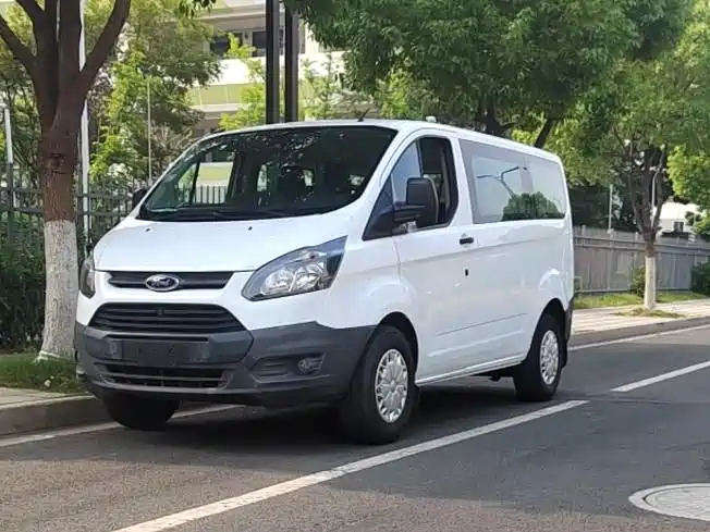 Ford Transit 2017 2.0T Diesel Multi-purpose Commercial Vehicle Short Wheelbase Low Roof China V