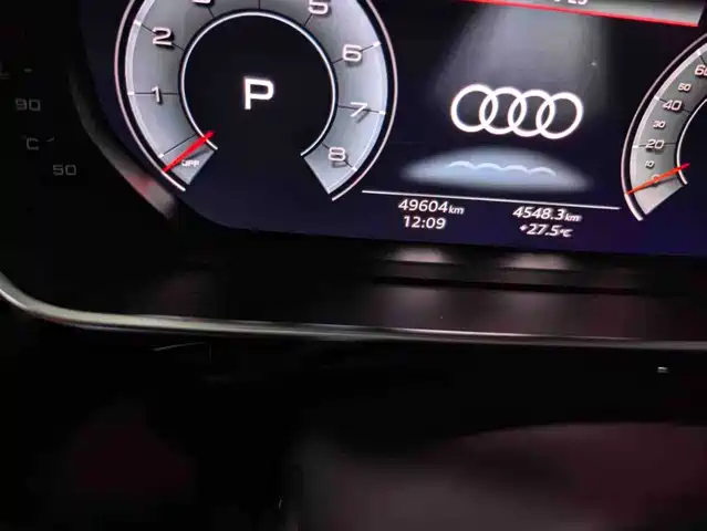 Audi A8 2024 Model A8L 50 TFSI quattro Premium Selection — фото 3