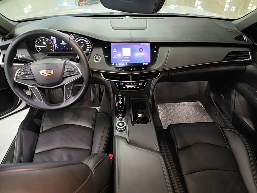 Photo 10 - Cadillac CT6