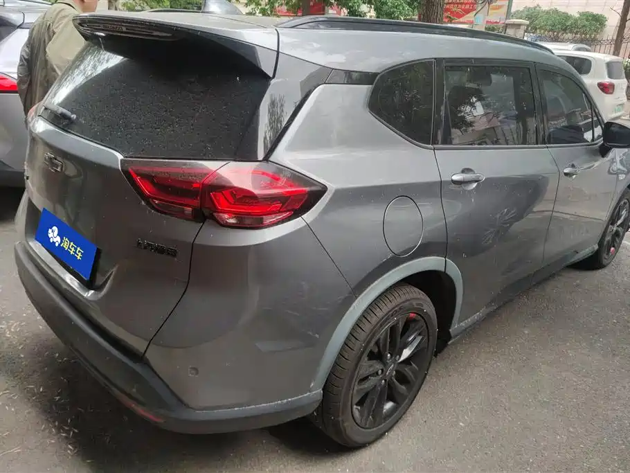 Chevrolet Volando 2018 Redline 530T Auto Premium Edition (5+2 seater) China V фото 3