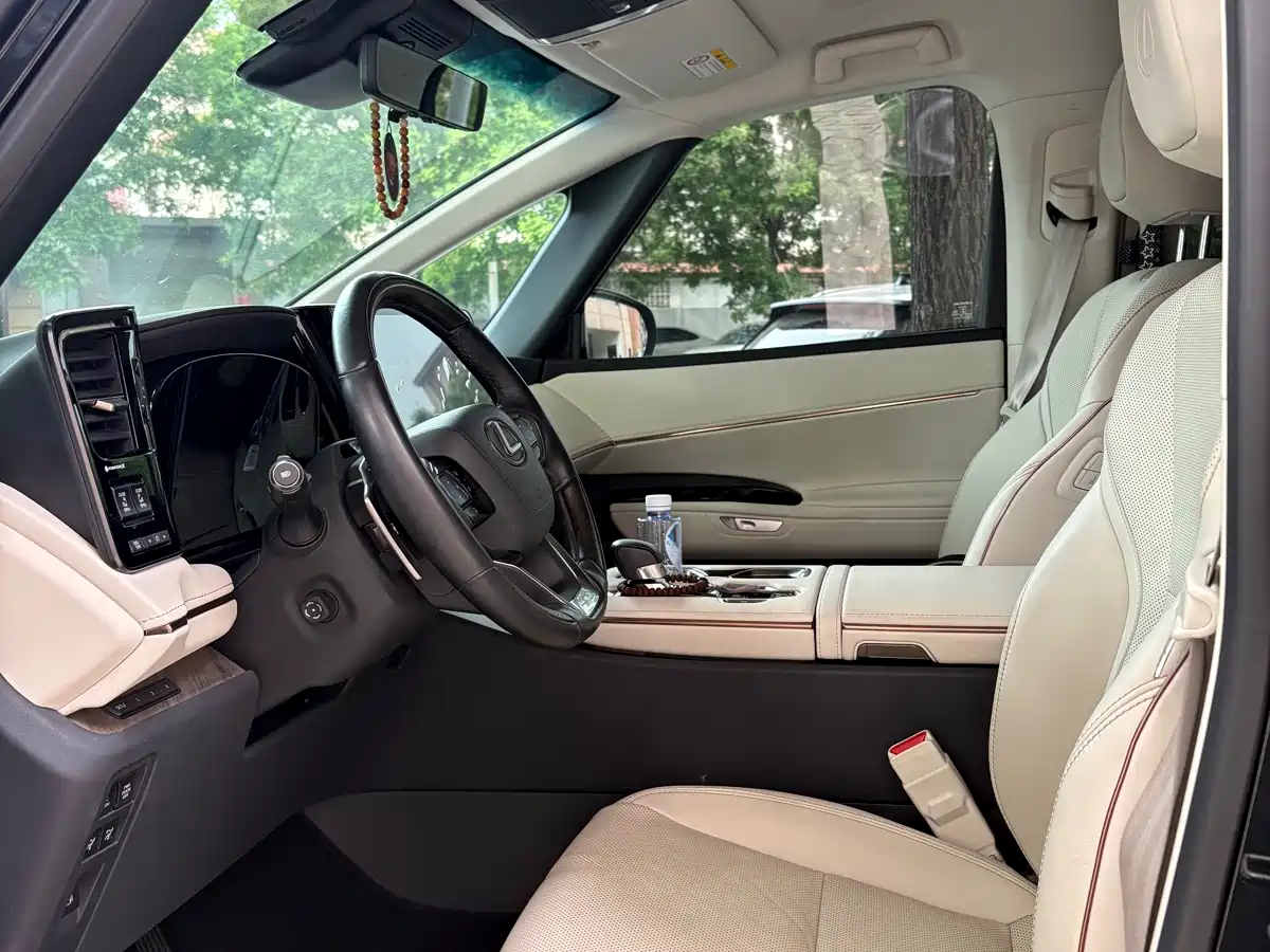 Lexus LM 2023 350h 7-Seater Elegance Edition фото 8