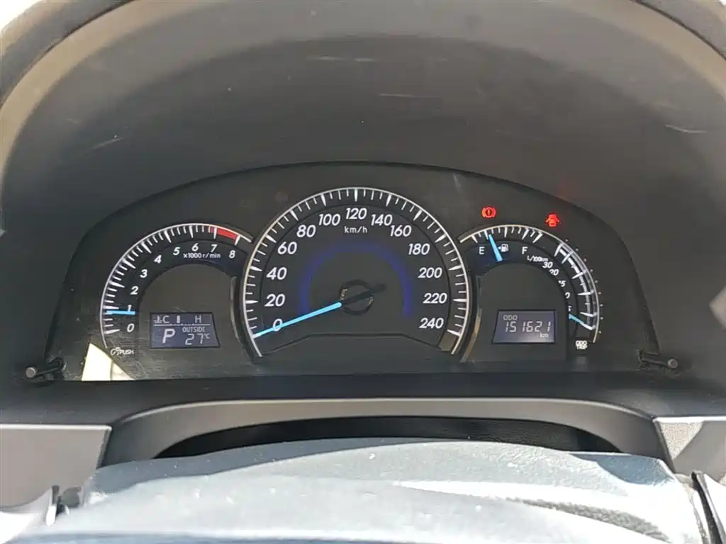 Toyota Camry 2015 2.0G Leading Edition фото 12