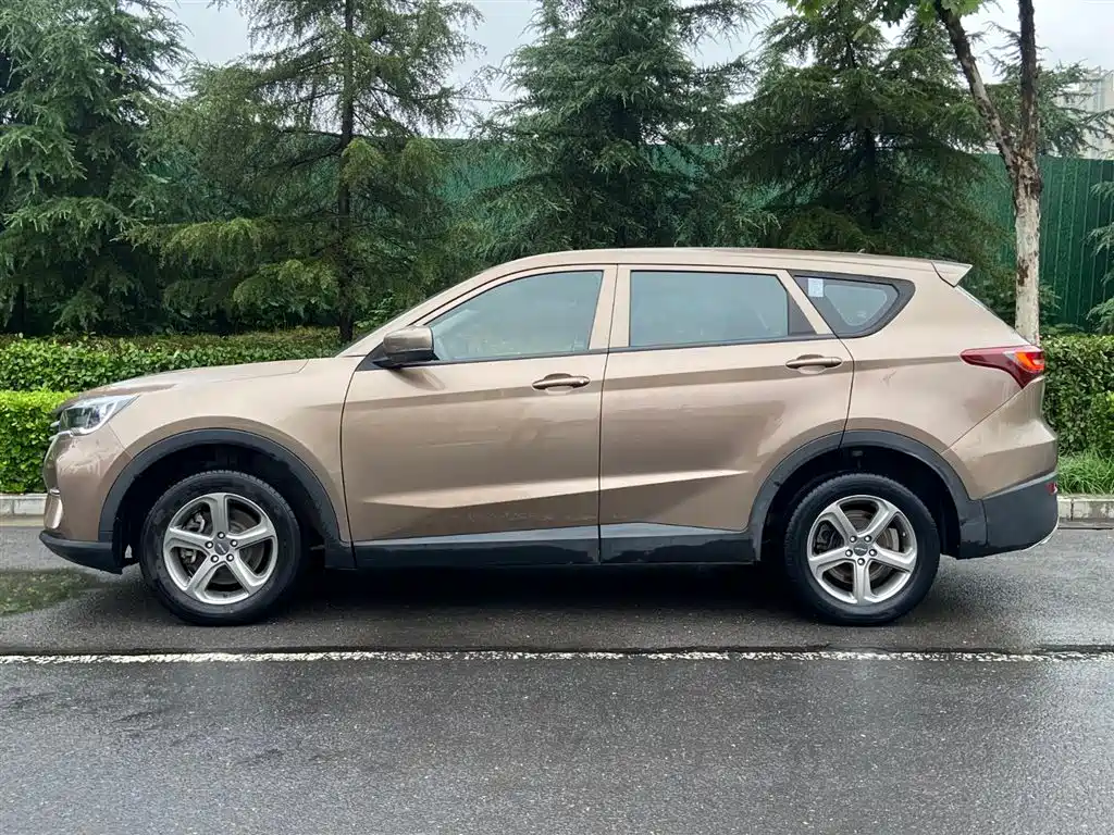 Jetour X70M 2020 2020 1.5T Manual Value Partner 6-seater
