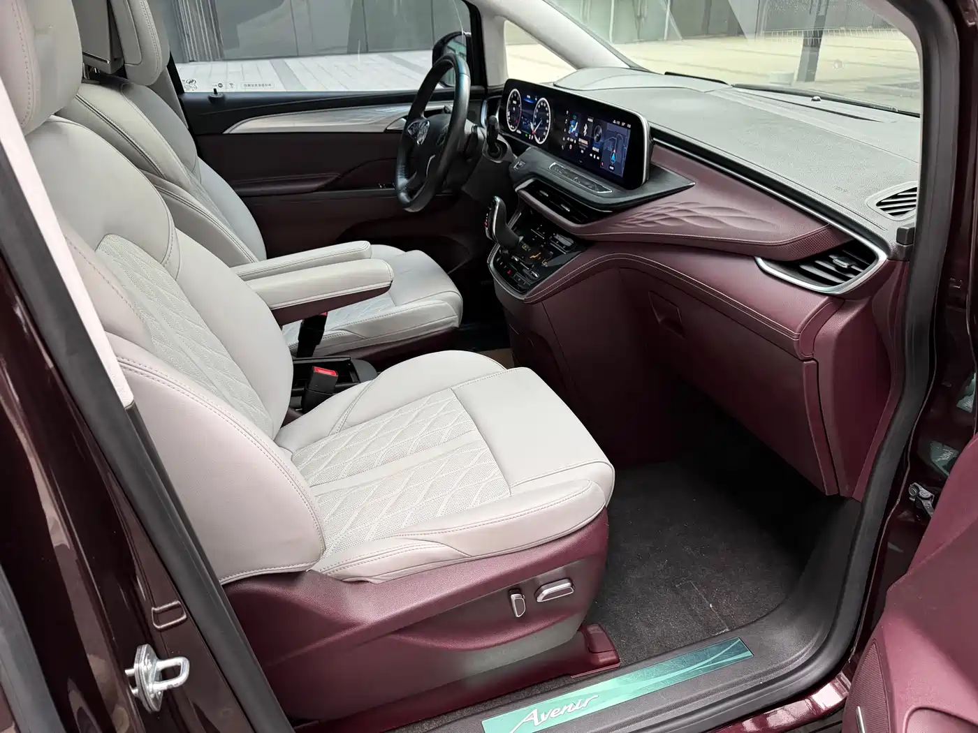Buick GL8 2022 Avenir Avia 6-Seater Virtue Edition фото 18