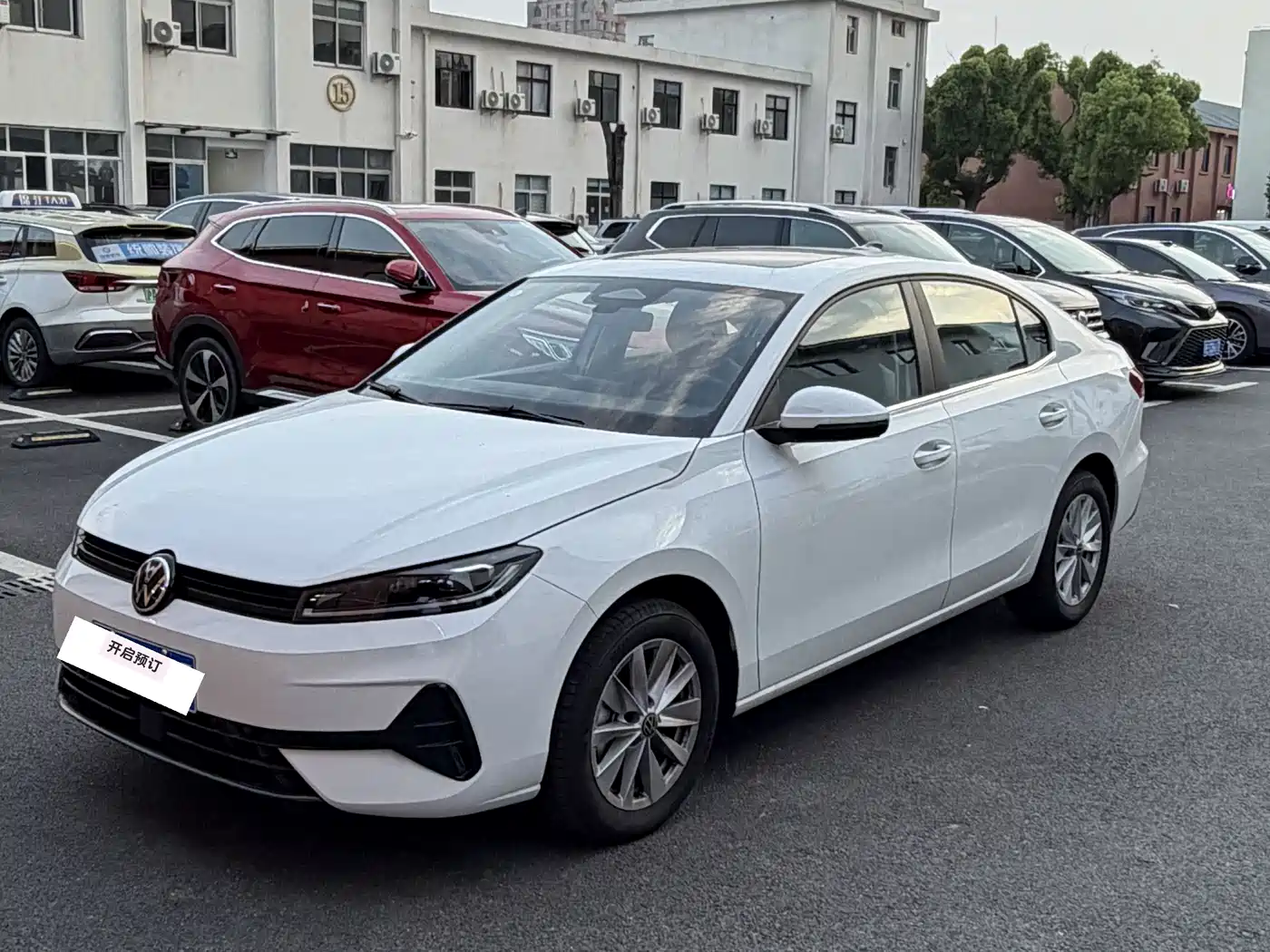 VOLKSWAGEN SAGITAR