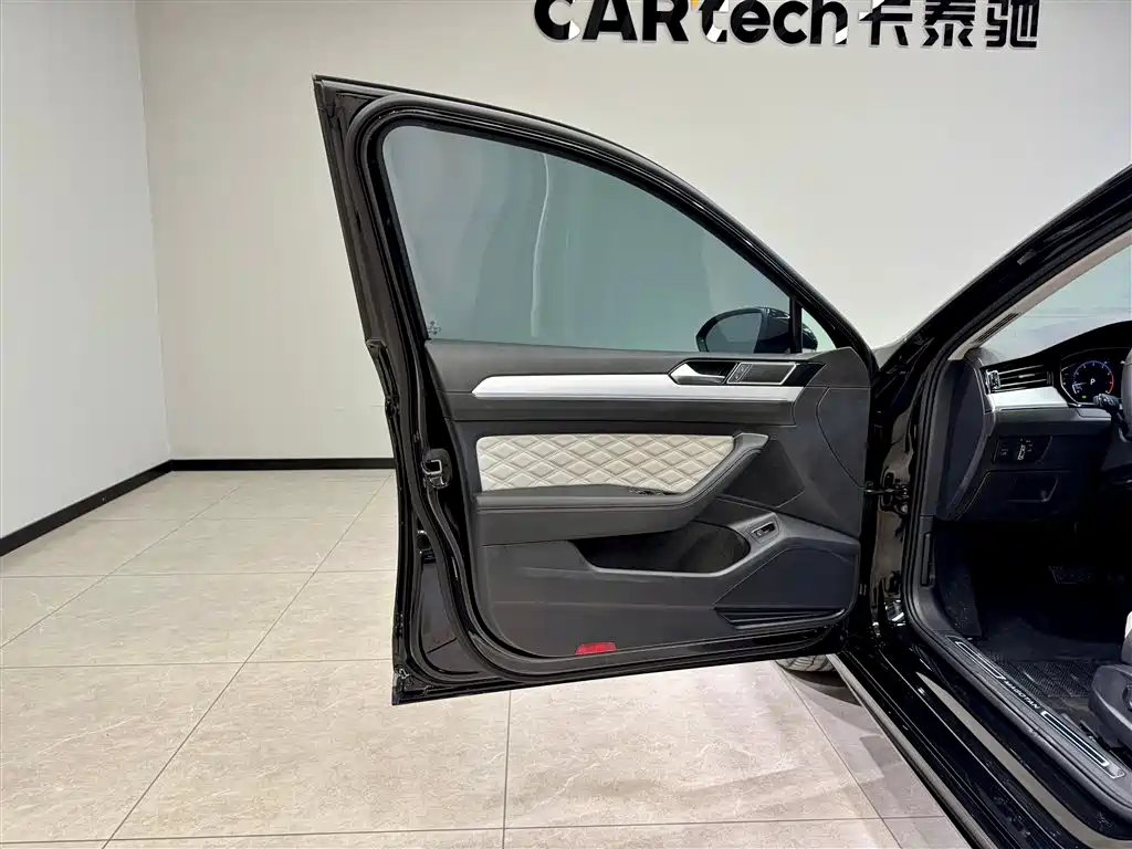 Volkswagen Magotan 2025 Popular Edition 330TSI DSG Luxury фото 17