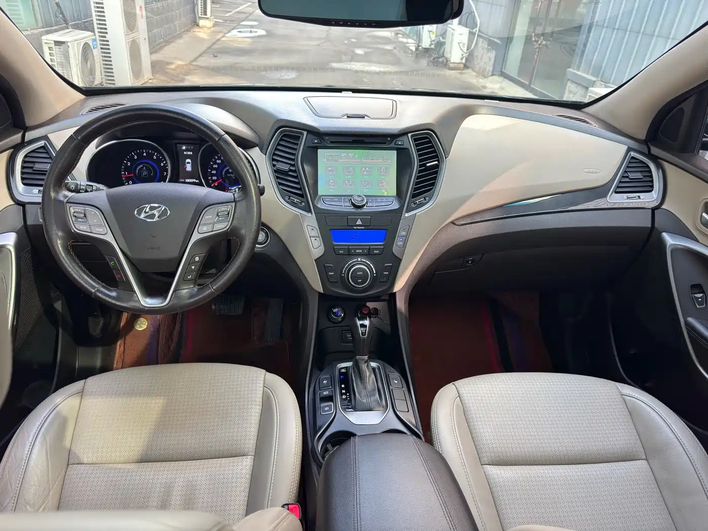 Hyundai Santa Fe 2013 Facelift 2.0T Automatic 4WD Premium фото 10