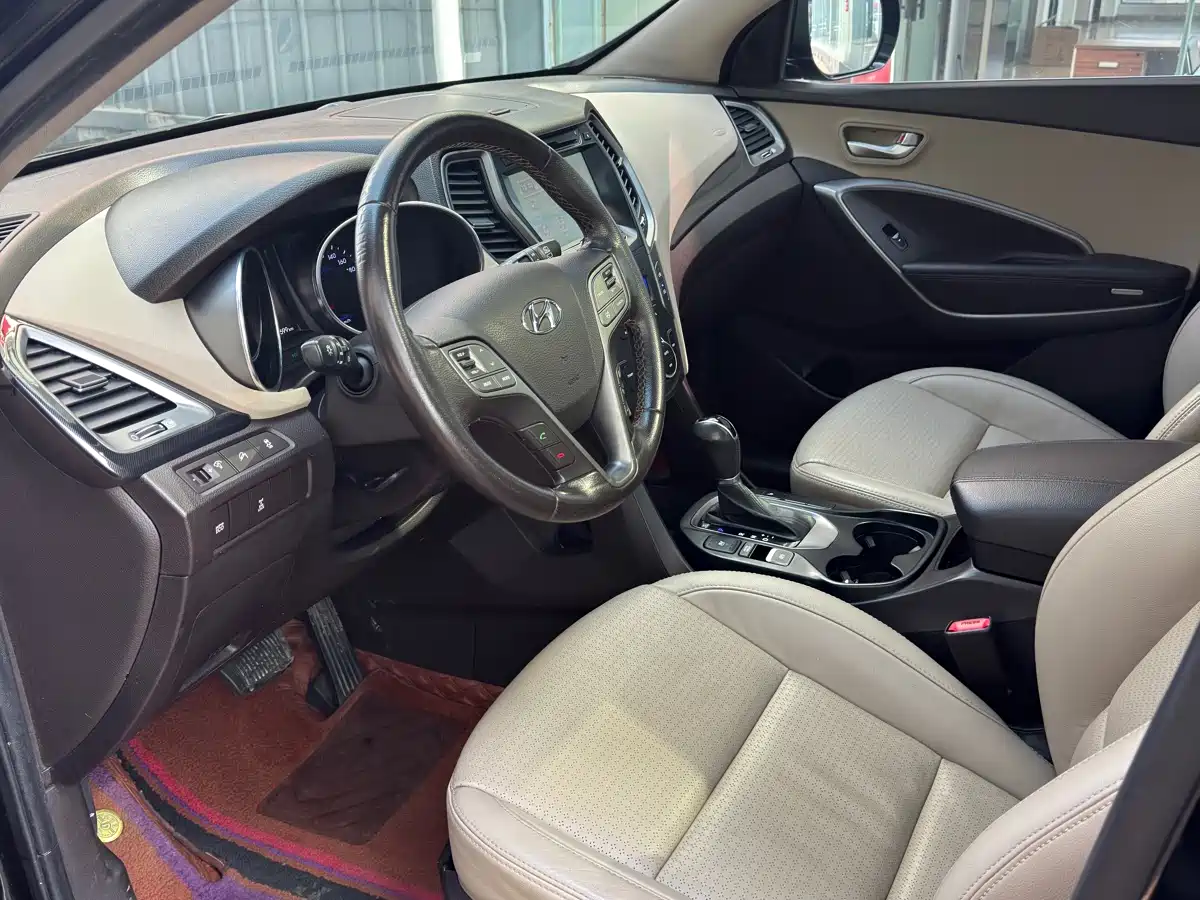Hyundai Santa Fe 2013 Facelift 2.0T Automatic 4WD Premium фото 7