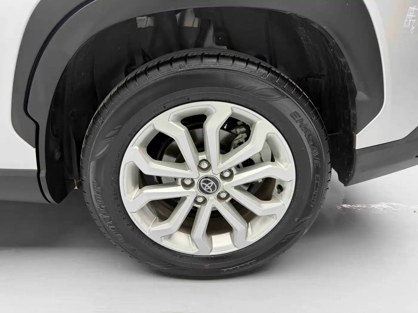 Toyota Frontlander 2024 2.0L Smart Hybrid Dual Engine Leading Edition фото 12