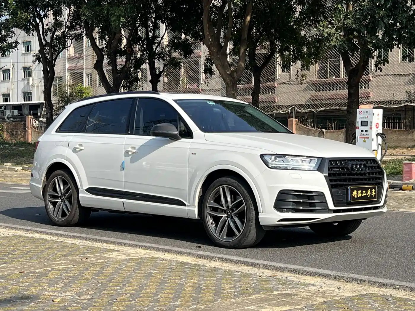 Фото 3 - Audi Q7