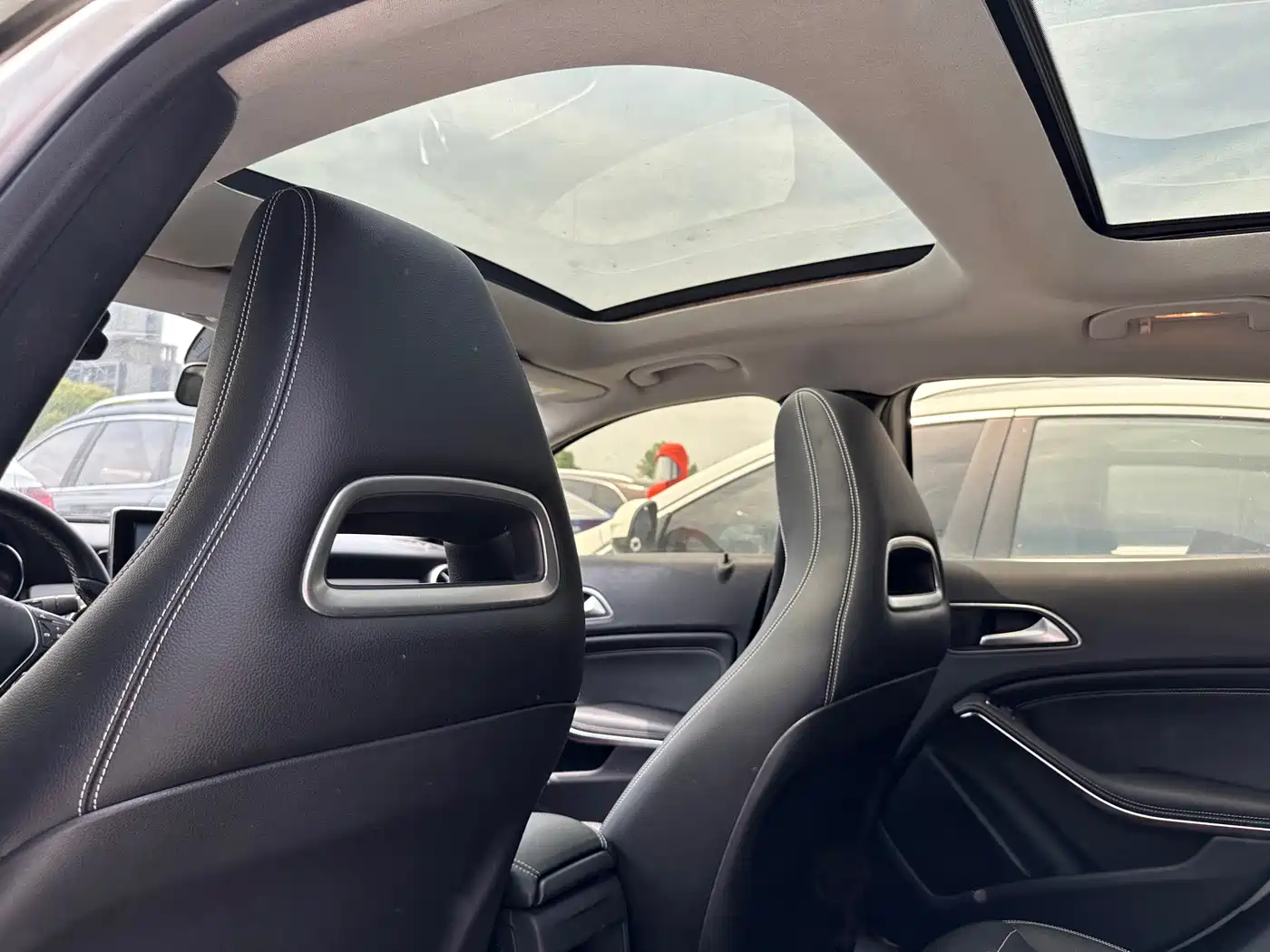Mercedes-Benz GLA (Import) 2015 GLA 200 фото 10