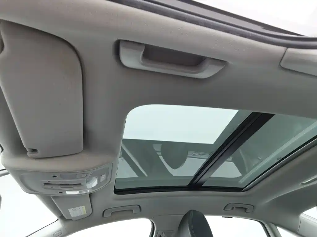 Фото 14 - Audi A6L
