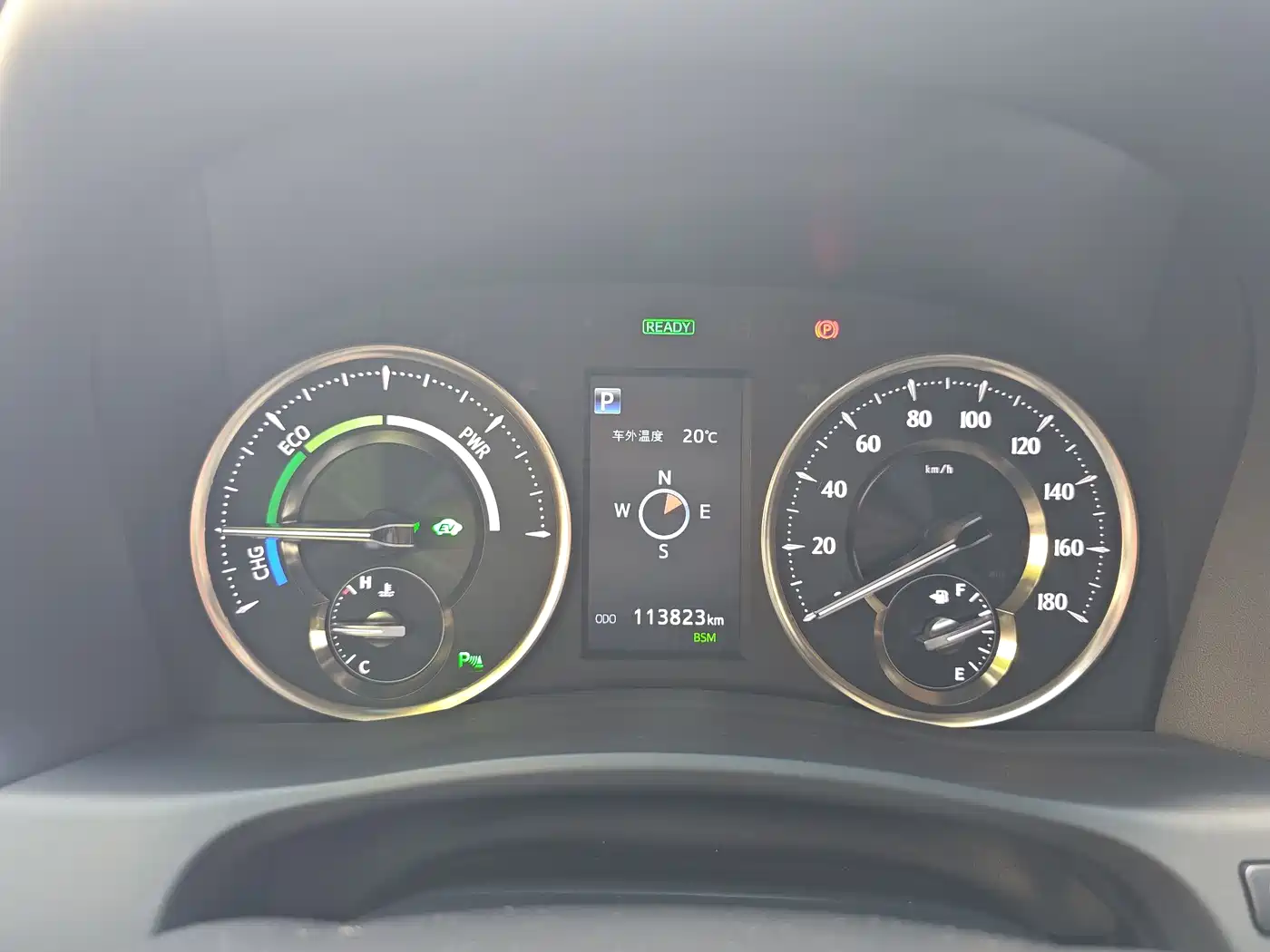 Toyota Alphard 2020 Hybrid 2.5L Premium Edition фото 16