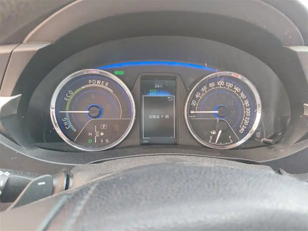 Toyota Corolla 2016 Hybrid 1.8L E-CVT Leading Edition фото 4