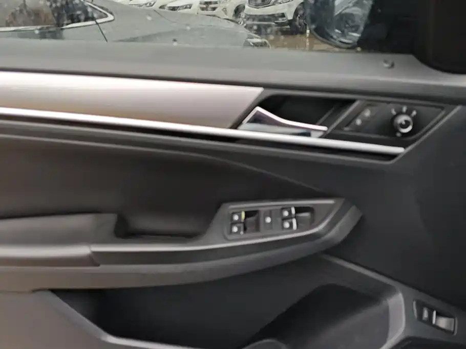 Volkswagen Bora 2016 Model 1.6L Automatic Comfort фото 7