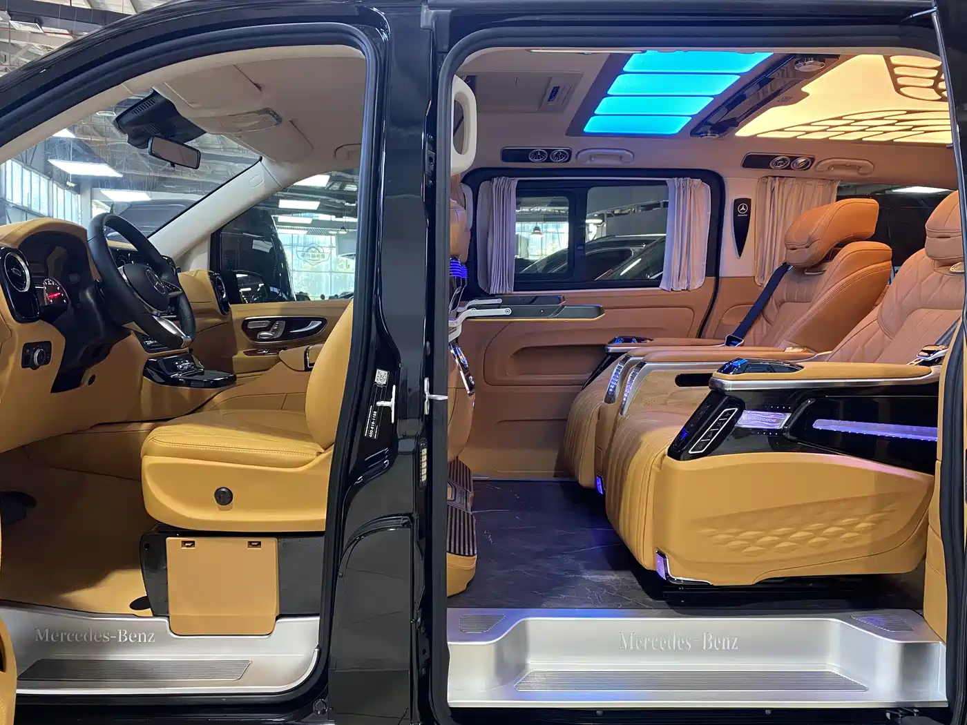Mercedes-Benz Vito 2024 2.0T Business 7-Seater фото 11
