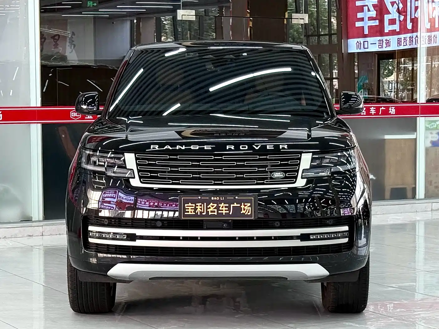 Land Rover Range Rover 2023 Facelift 3.0 L6 400PS Prosperity Extended Version