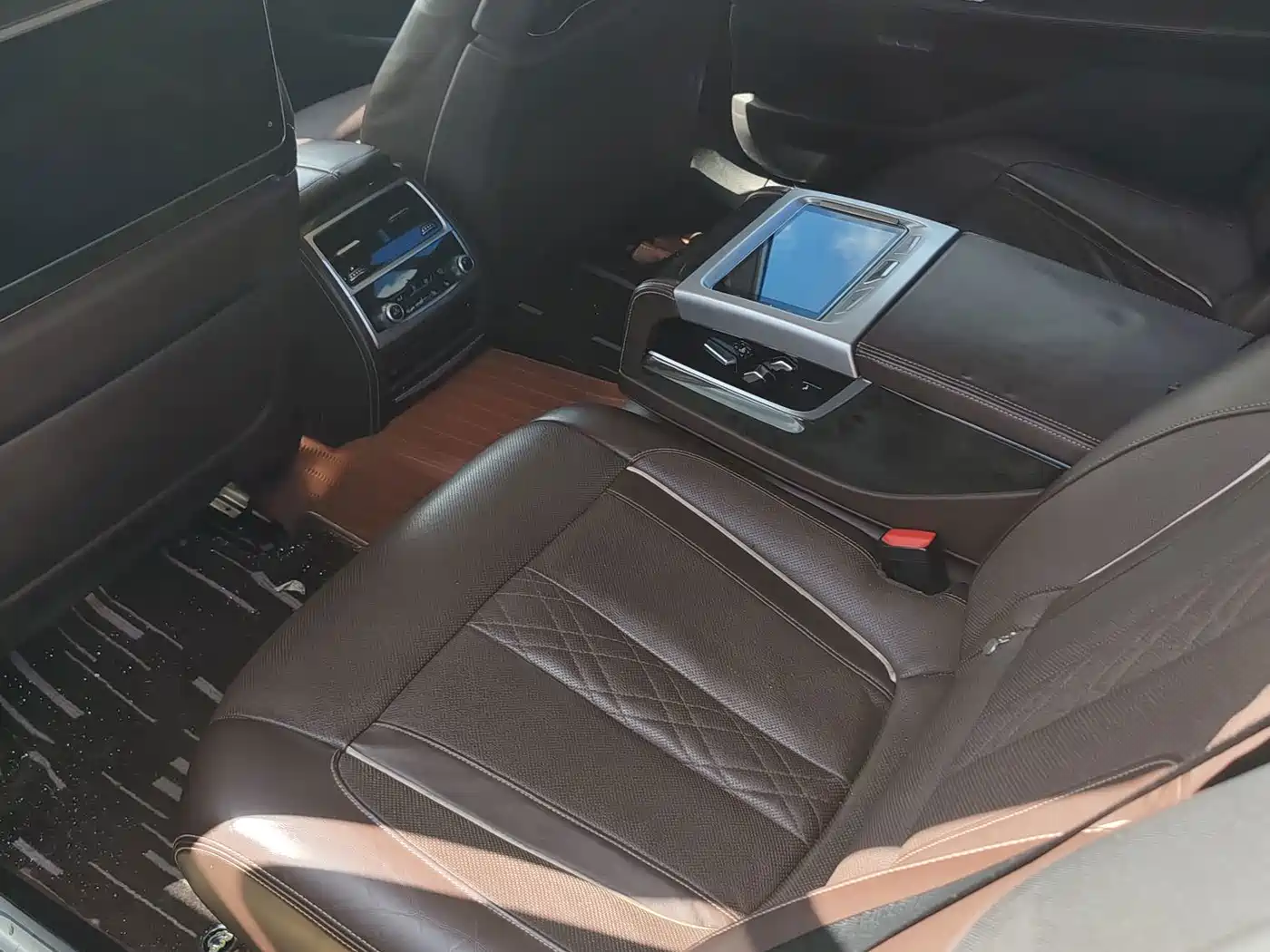 Фото 19 - BMW 7 Series
