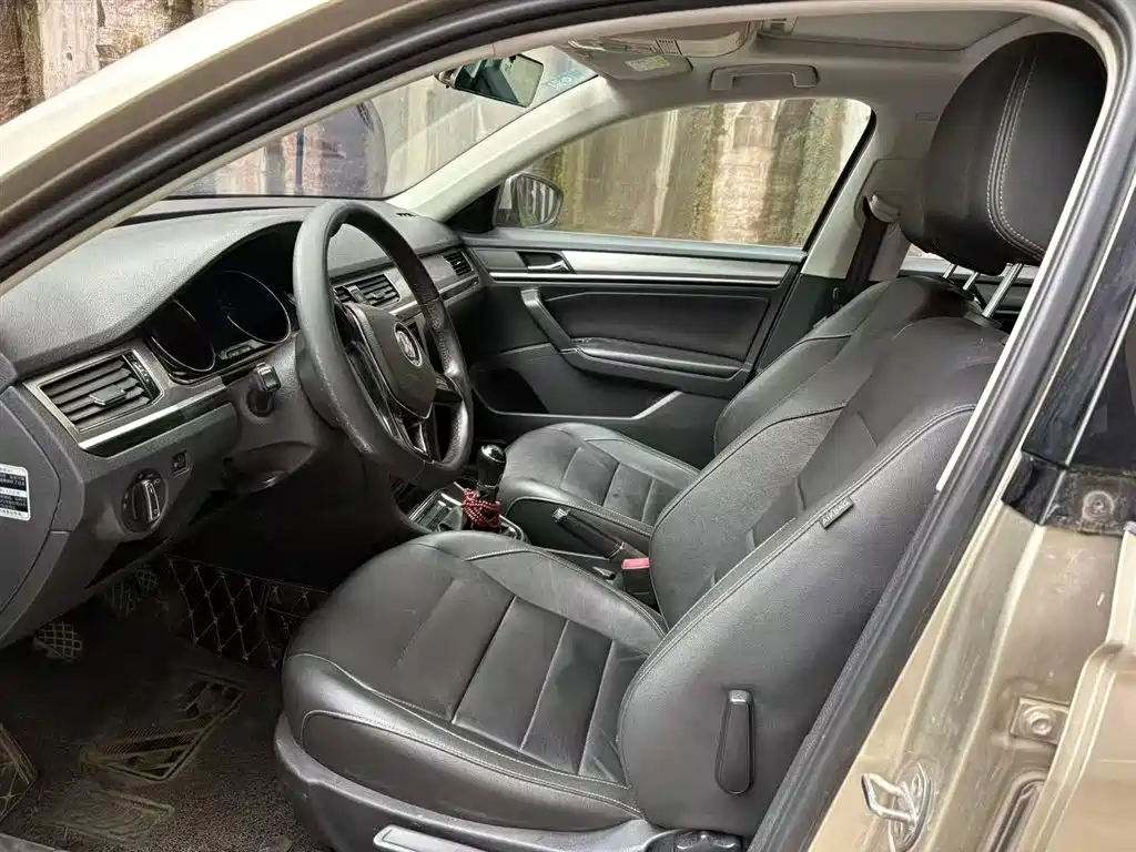 Volkswagen Bora 2017 1.6L Manual Comfort Edition фото 15