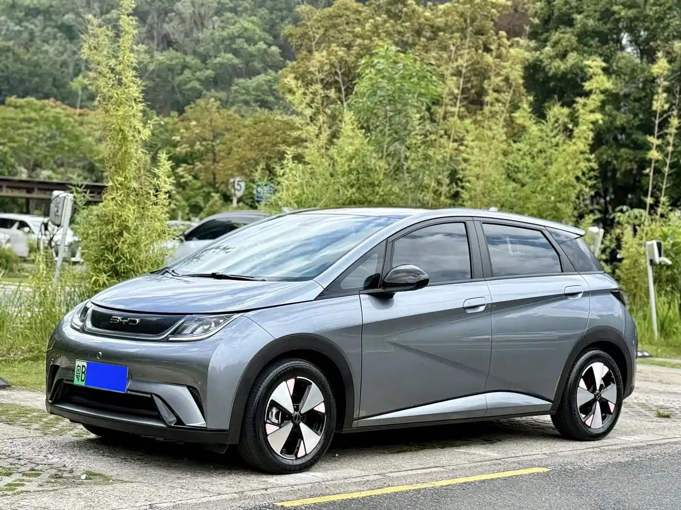 BYD Dolphin 2023 420km Fashion Edition