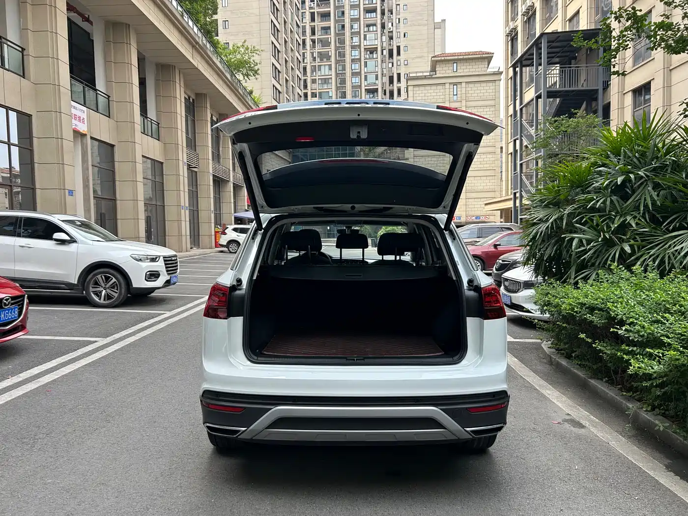 Volkswagen Tayron 2022 330TSI 2WD Luxury Smart Connect Plus фото 16