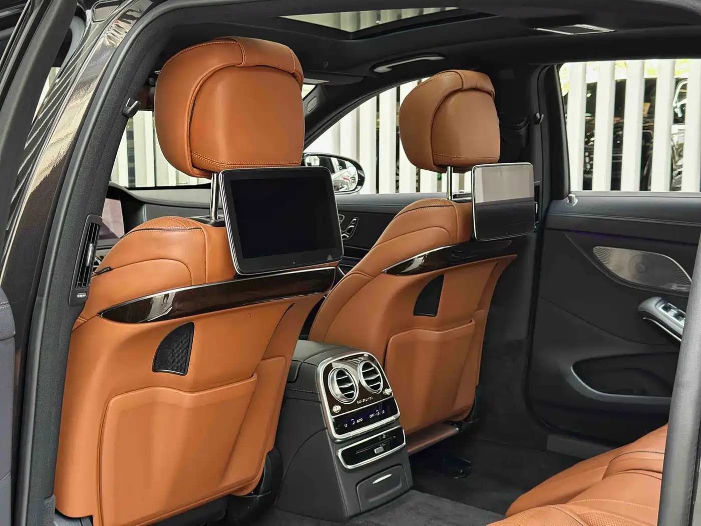 Mercedes-Benz Maybach S-Class 2020 S 450 4MATIC Collector's Edition фото 12
