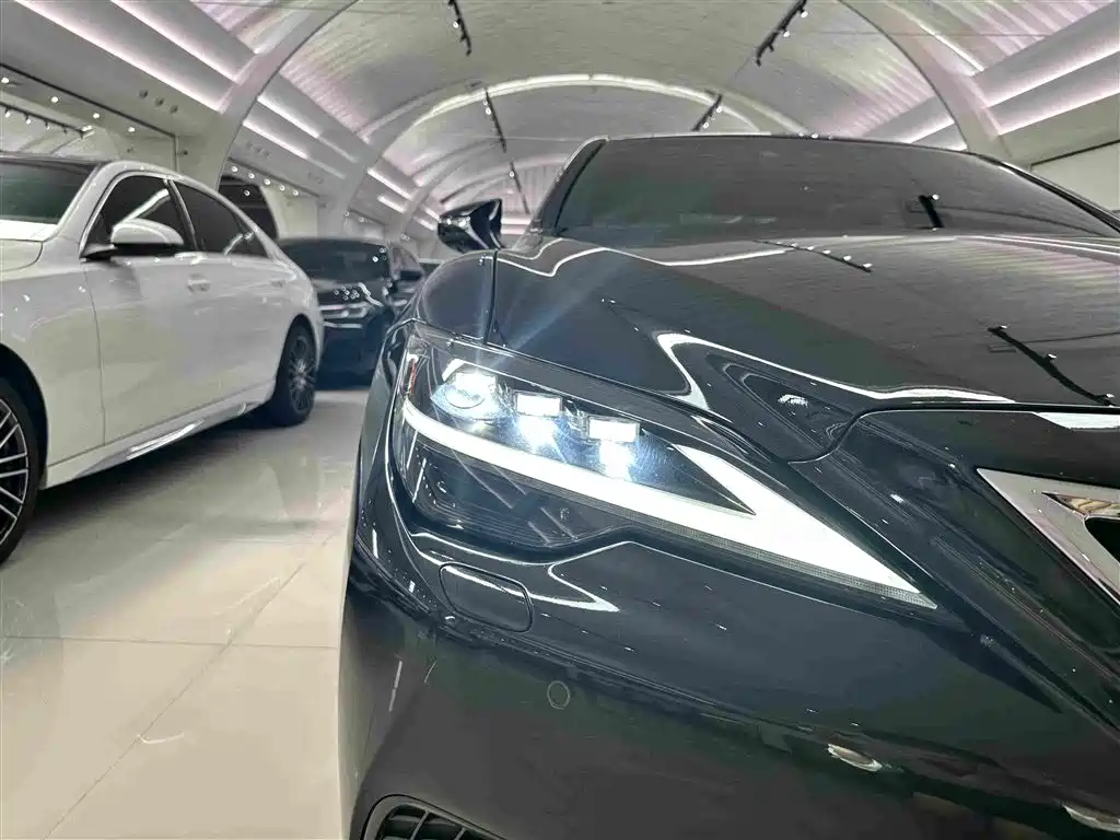 Lexus LS 2022 2021 500h Excellence Edition