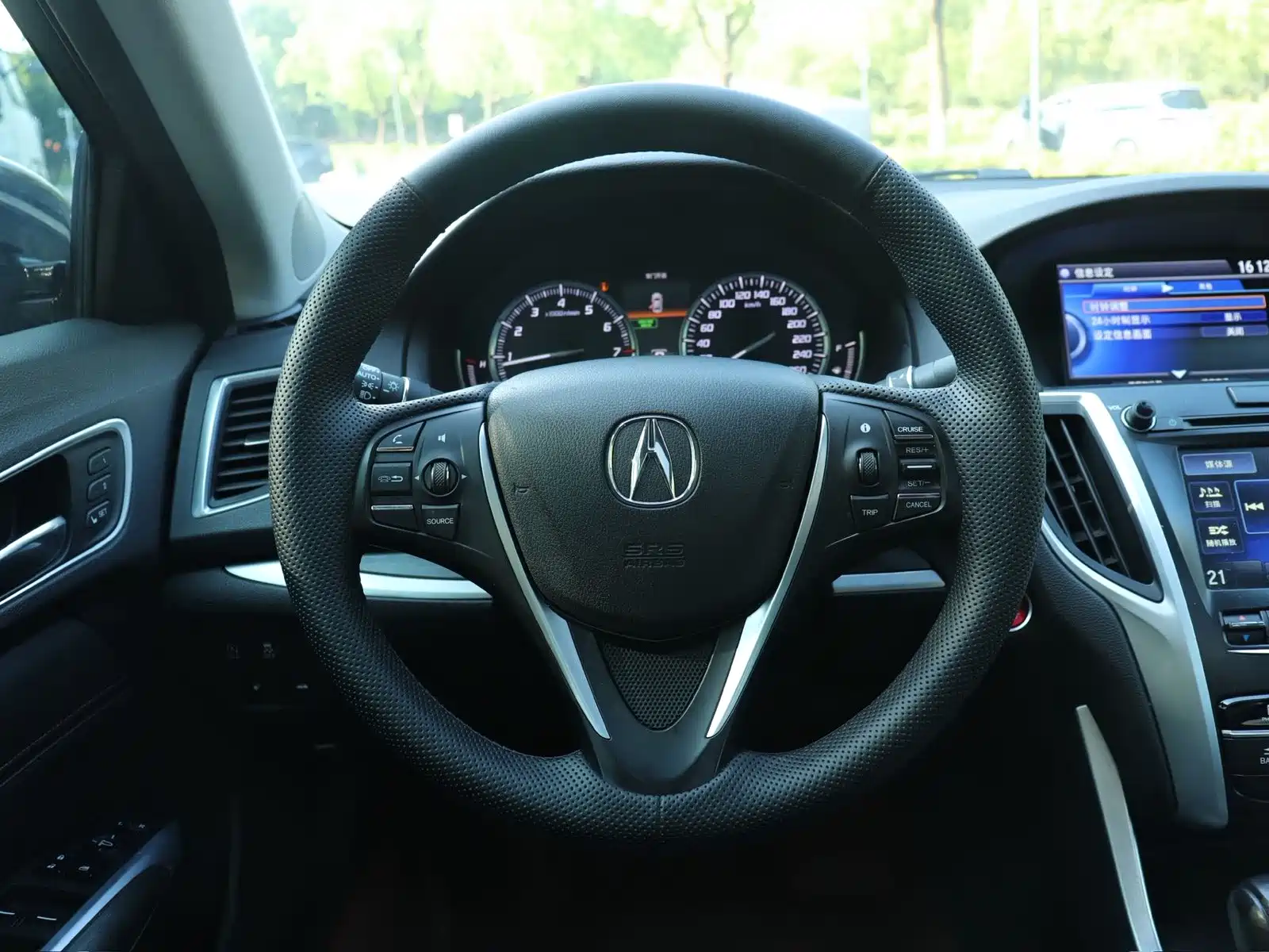 Фото 17 - Acura TLX-L