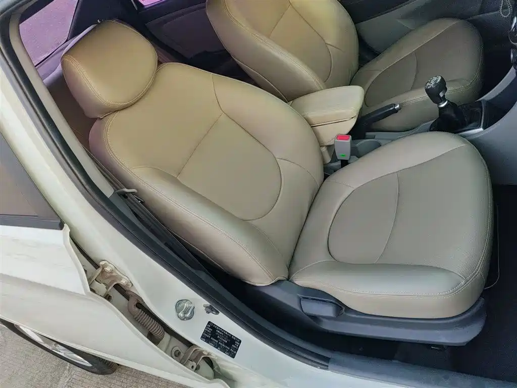 Hyundai Verna 2014 1.4L Manual Smart GLS фото 20