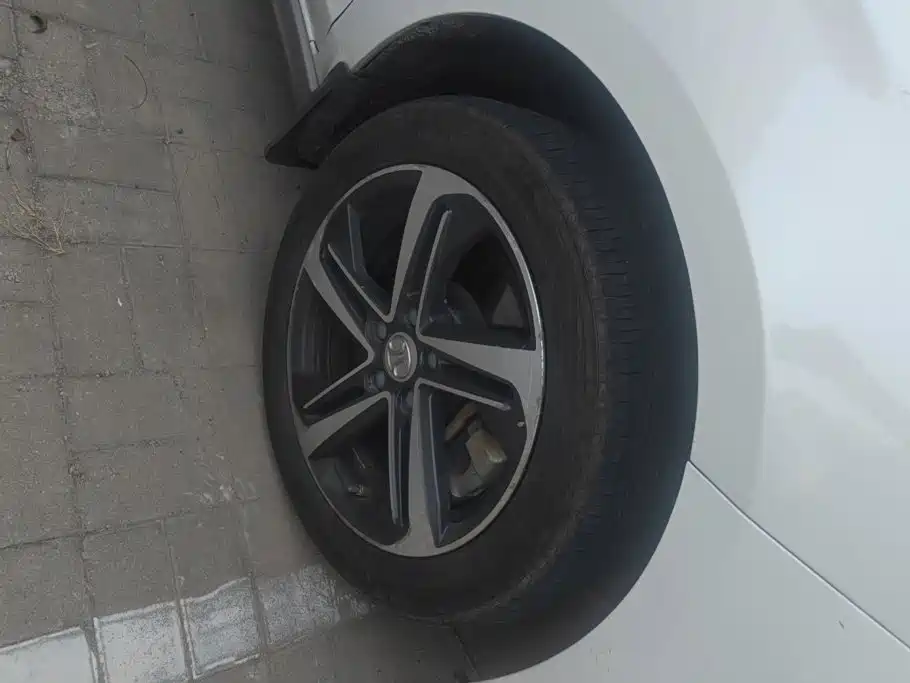 Photo 6 - BAIC Beijing EU5