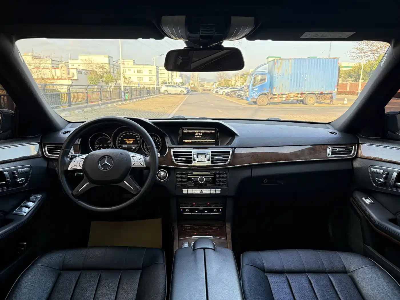 Mercedes-Benz E-Class 2015 E 260 L фото 13
