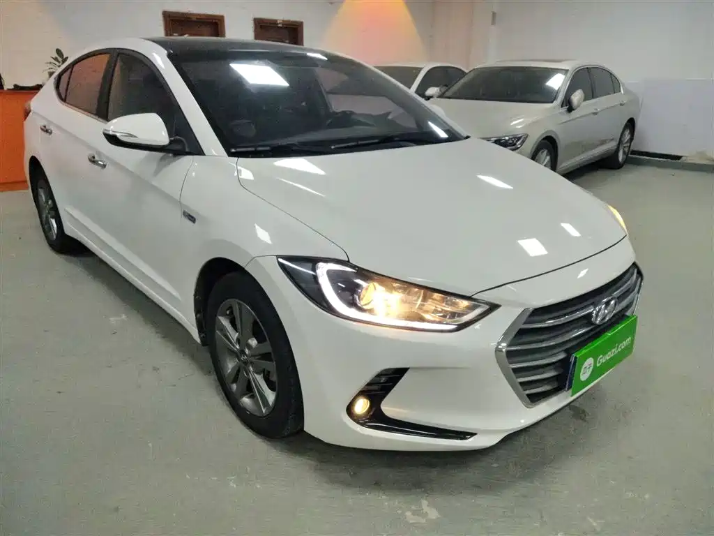 Hyundai Elantra 2016 1.4T DCT Dynamic·Vitality фото 22