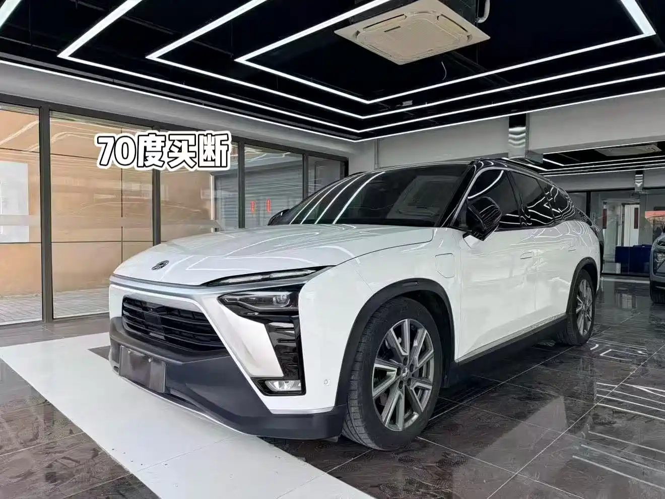 WEILAI ES8 2021