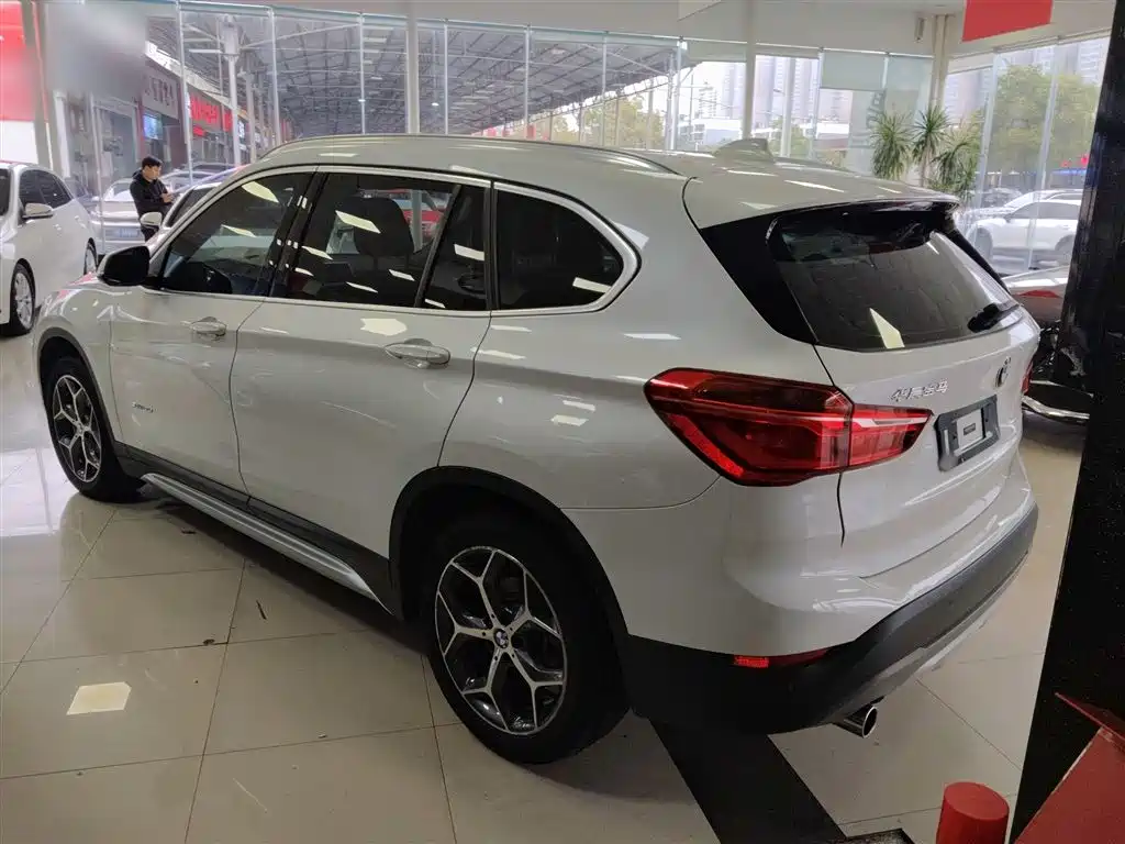 BMW X1 2018 sDrive18Li Premium Model фото 23