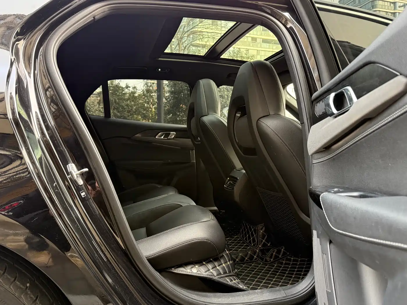 Lynk & Co 03 2021 2.0TD Auto Jin Champion Edition фото 9