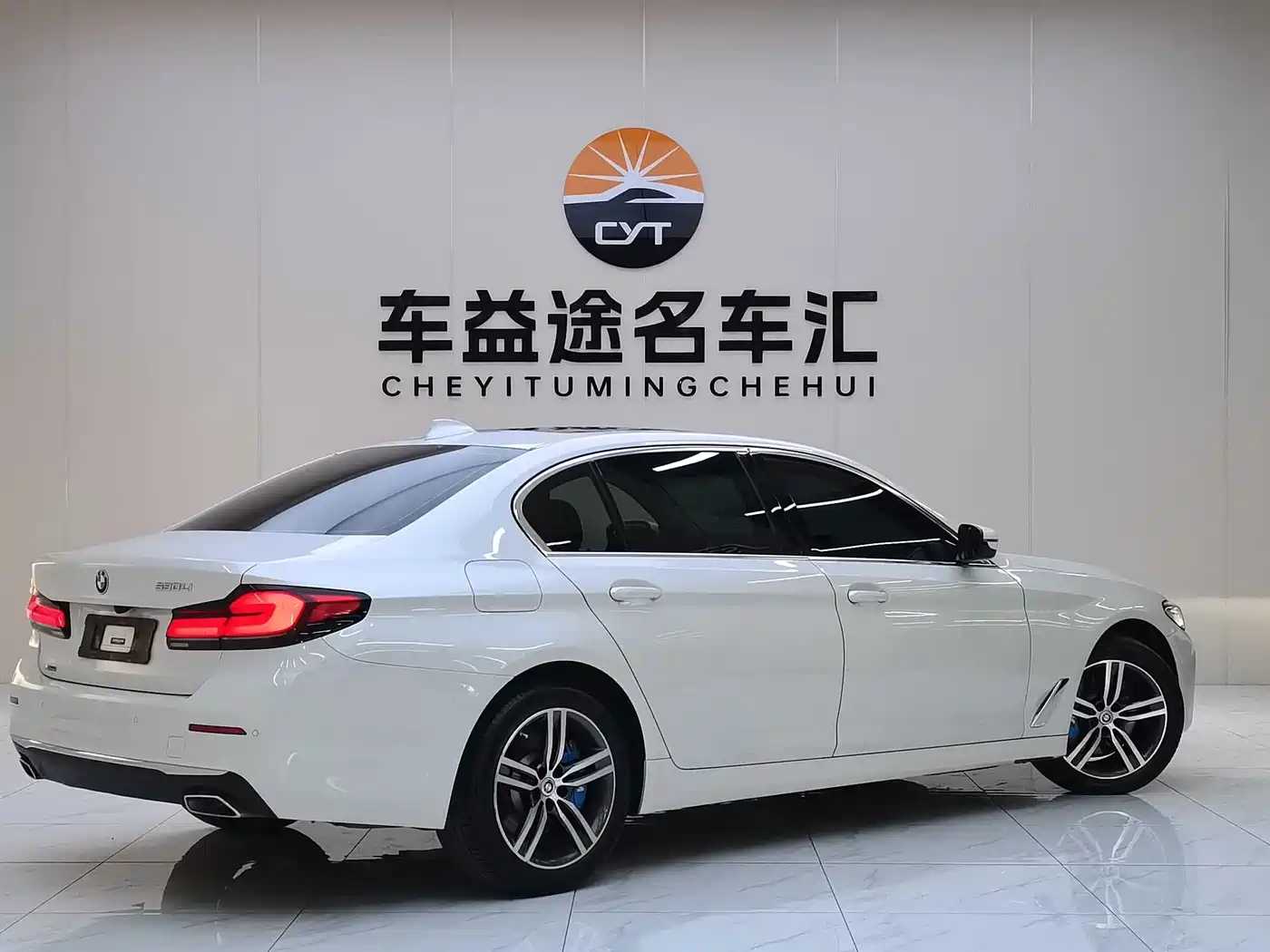 BMW 5 Series 2021 530Li xDrive Luxury Package фото 6