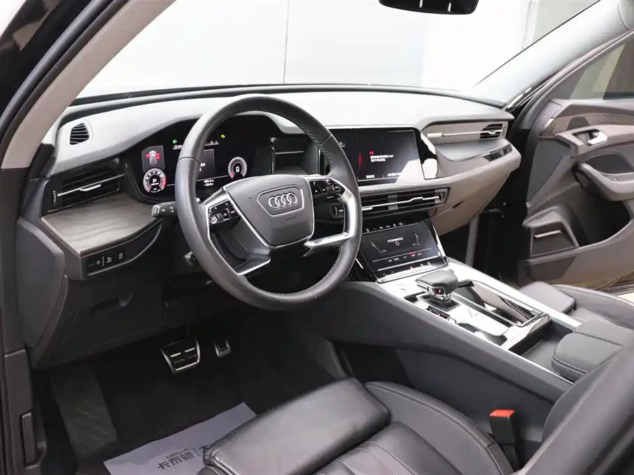 Audi Q6 2024 40 TFSI quattro Cloud View Yulin Package 7-seater фото 15