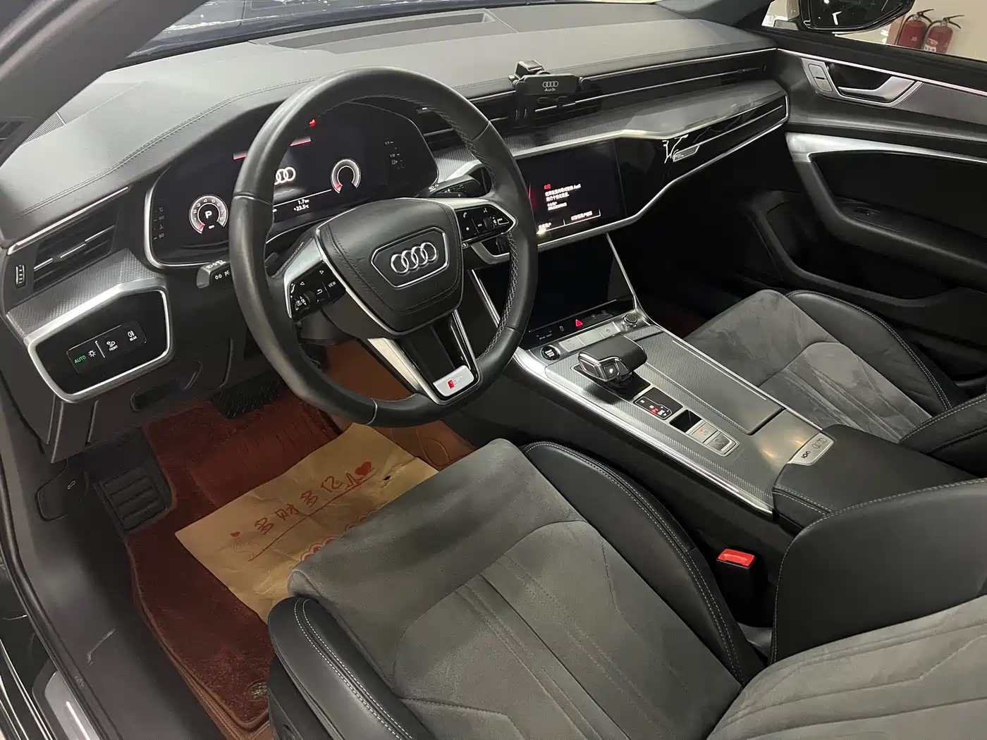 Фото 2 - Audi A6L