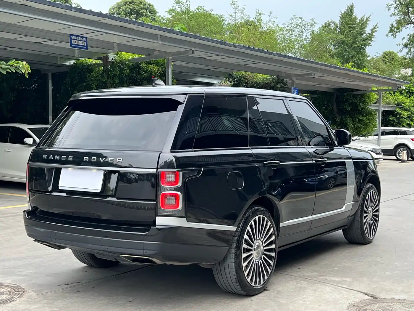 Land Rover Range Rover 2018 3.0 SC V6 Golden Age Edition фото 14