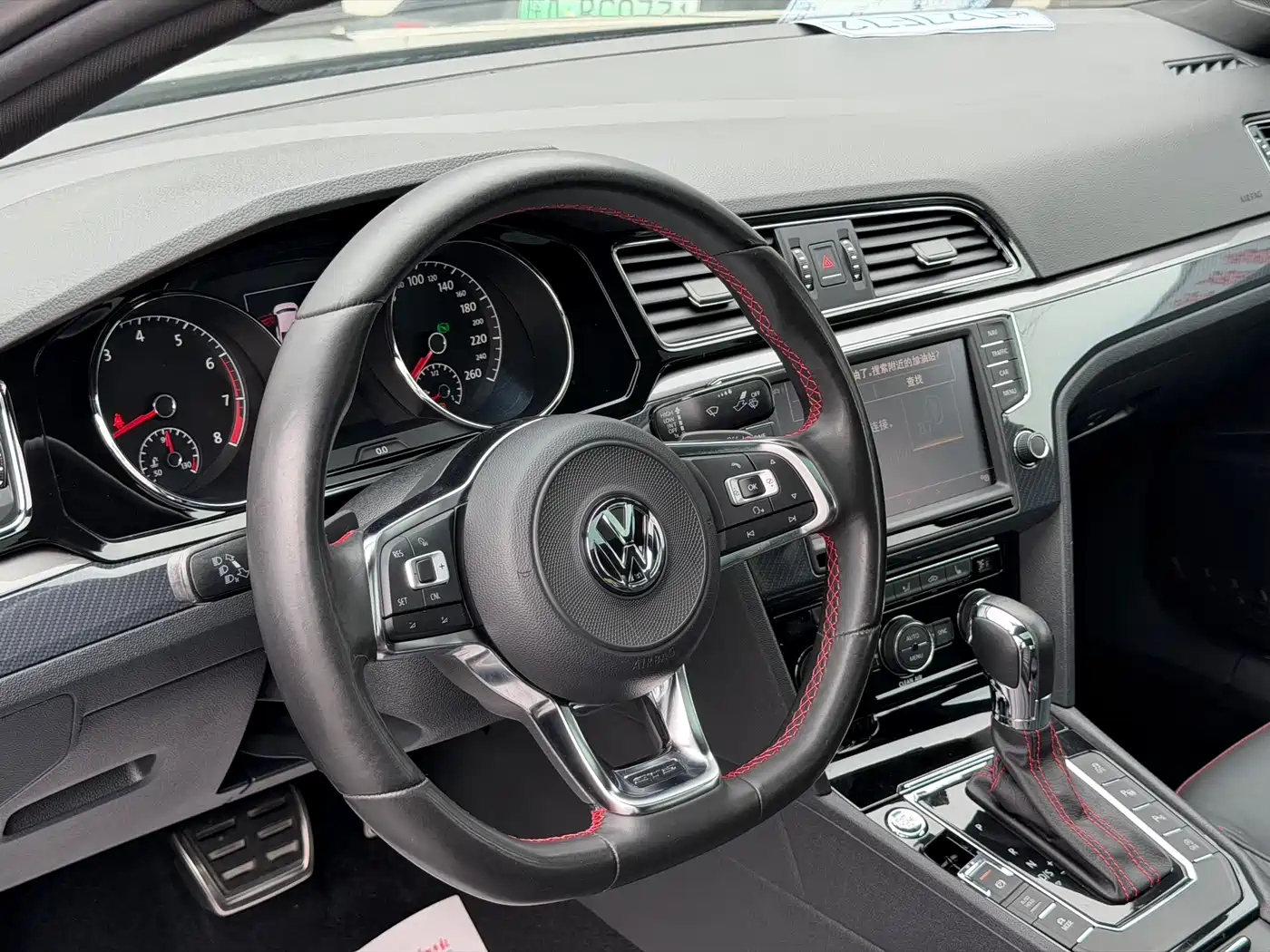 Volkswagen Lamando 2017 2.0T GTS фото 12