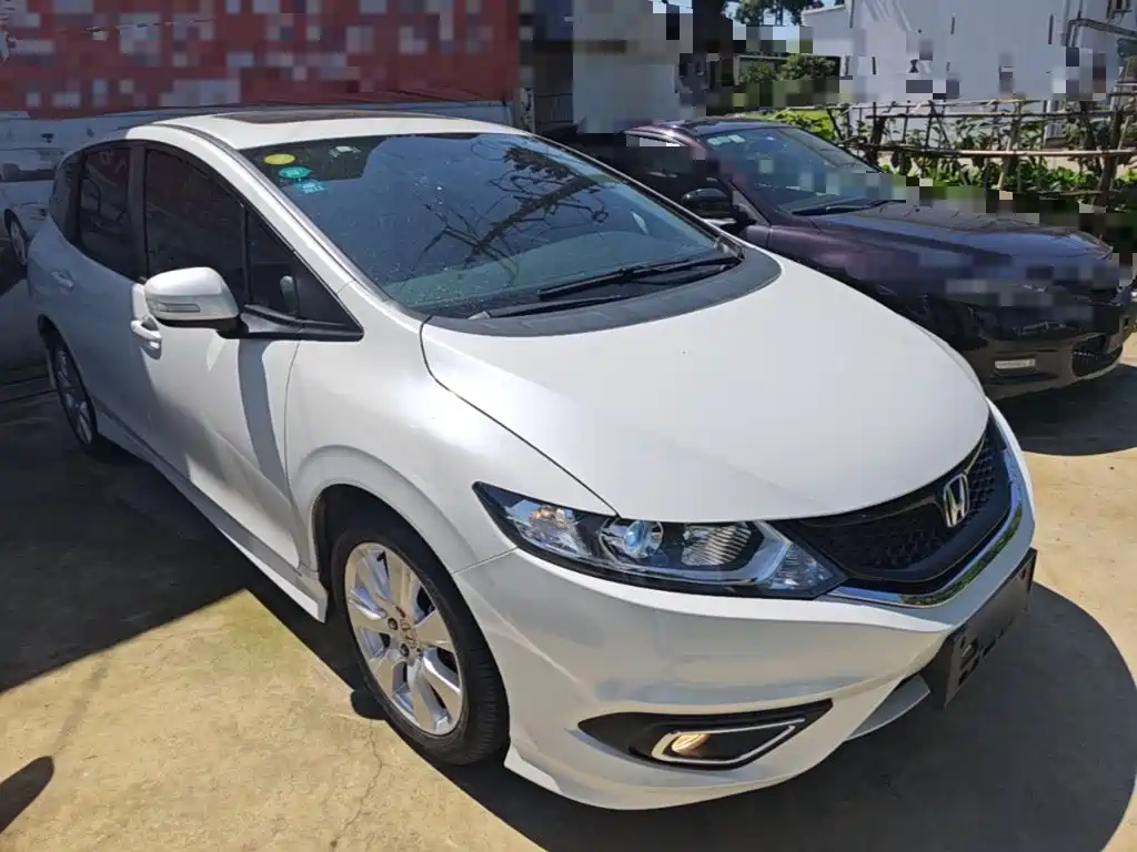 Honda Jade 2016 2016 1.8L Automatic Comfort Elite Version 5-seater
