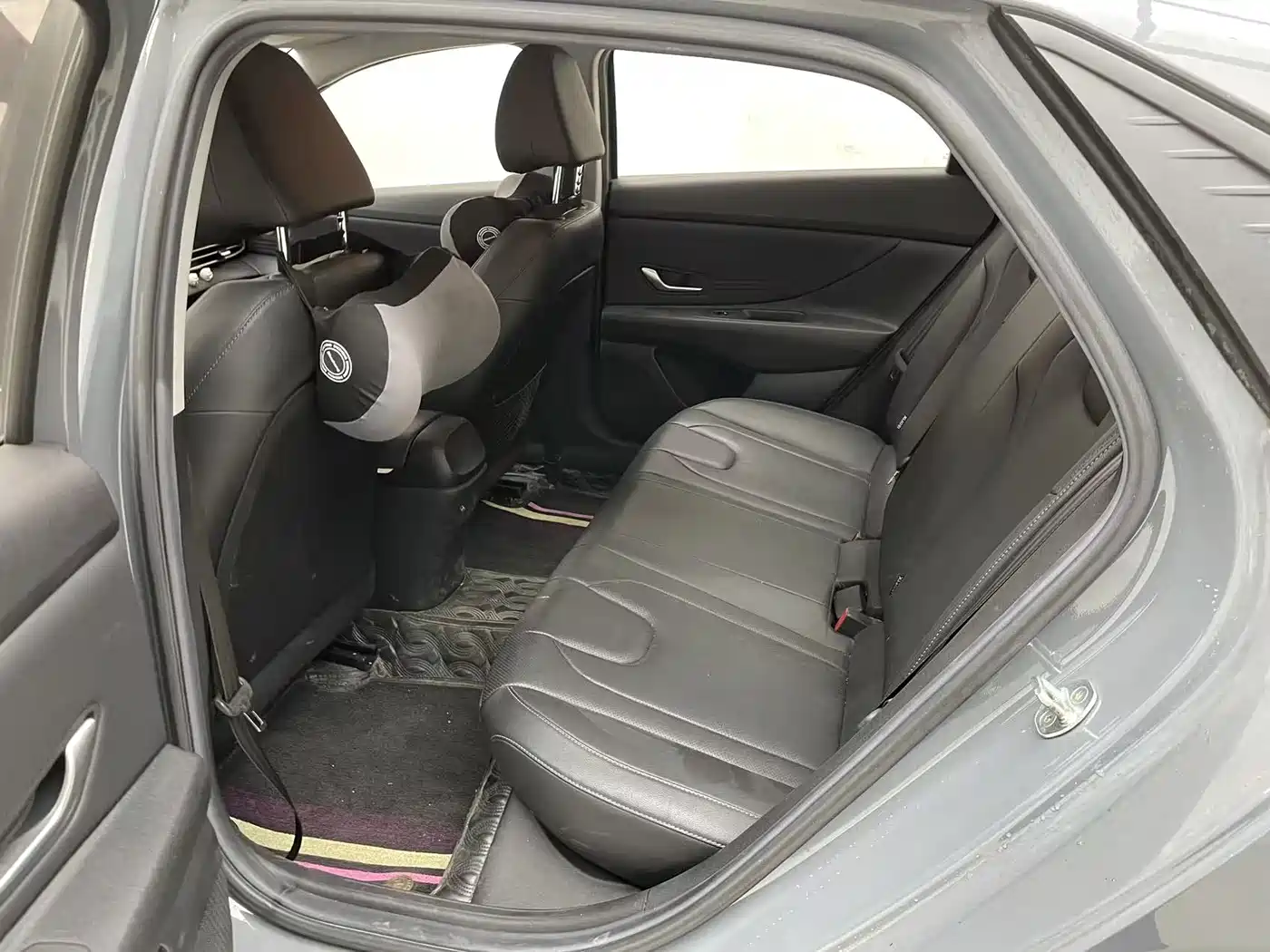 Hyundai Elantra 2021 1.5L CVT LUX Premium Edition фото 11