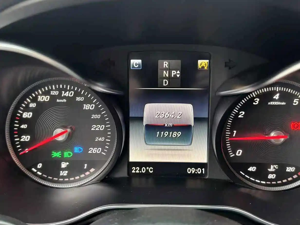 Фото 19 - Mercedes-Benz C-Class