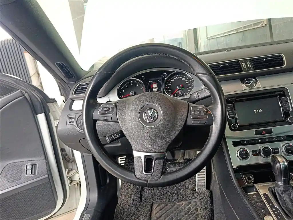 Volkswagen FAW-Volkswagen CC 2016 Model 1.8TSI Luxury фото 7