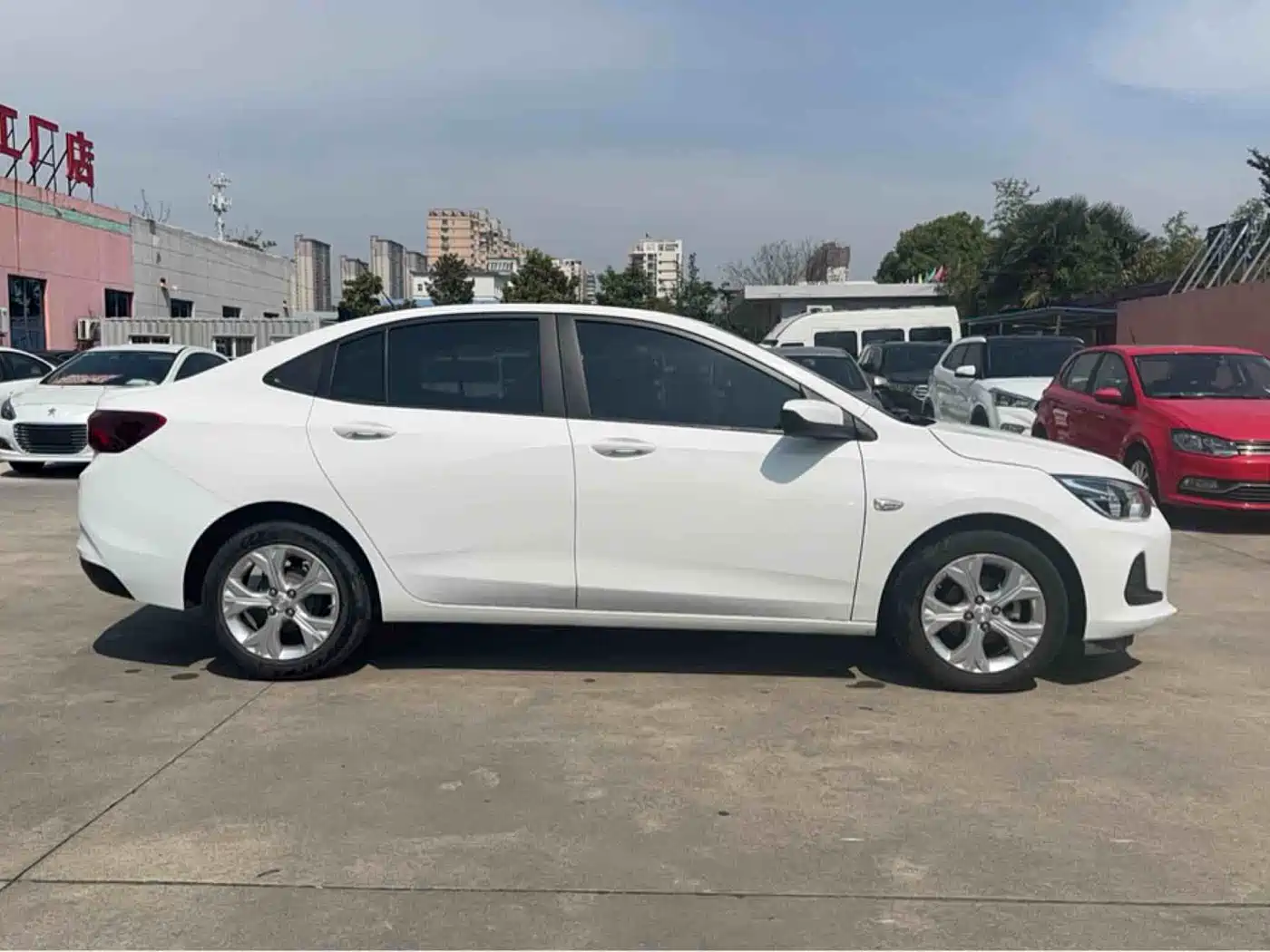 Chevrolet Cavalier 2020 325T Automatic Joy Edition фото 3