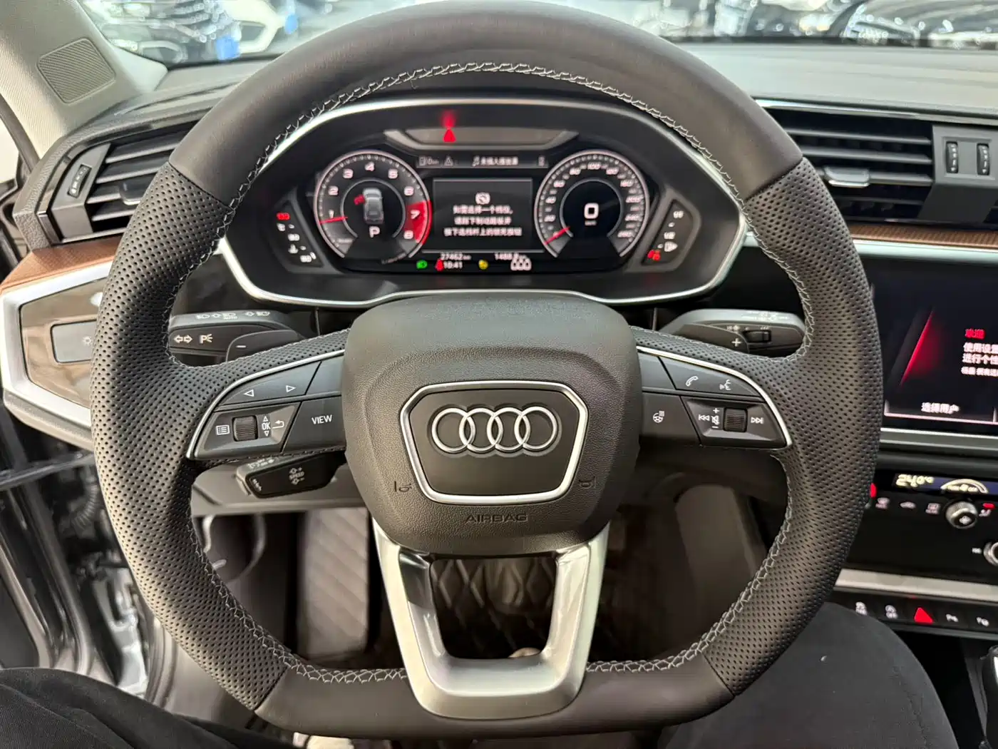 AUDI Q3