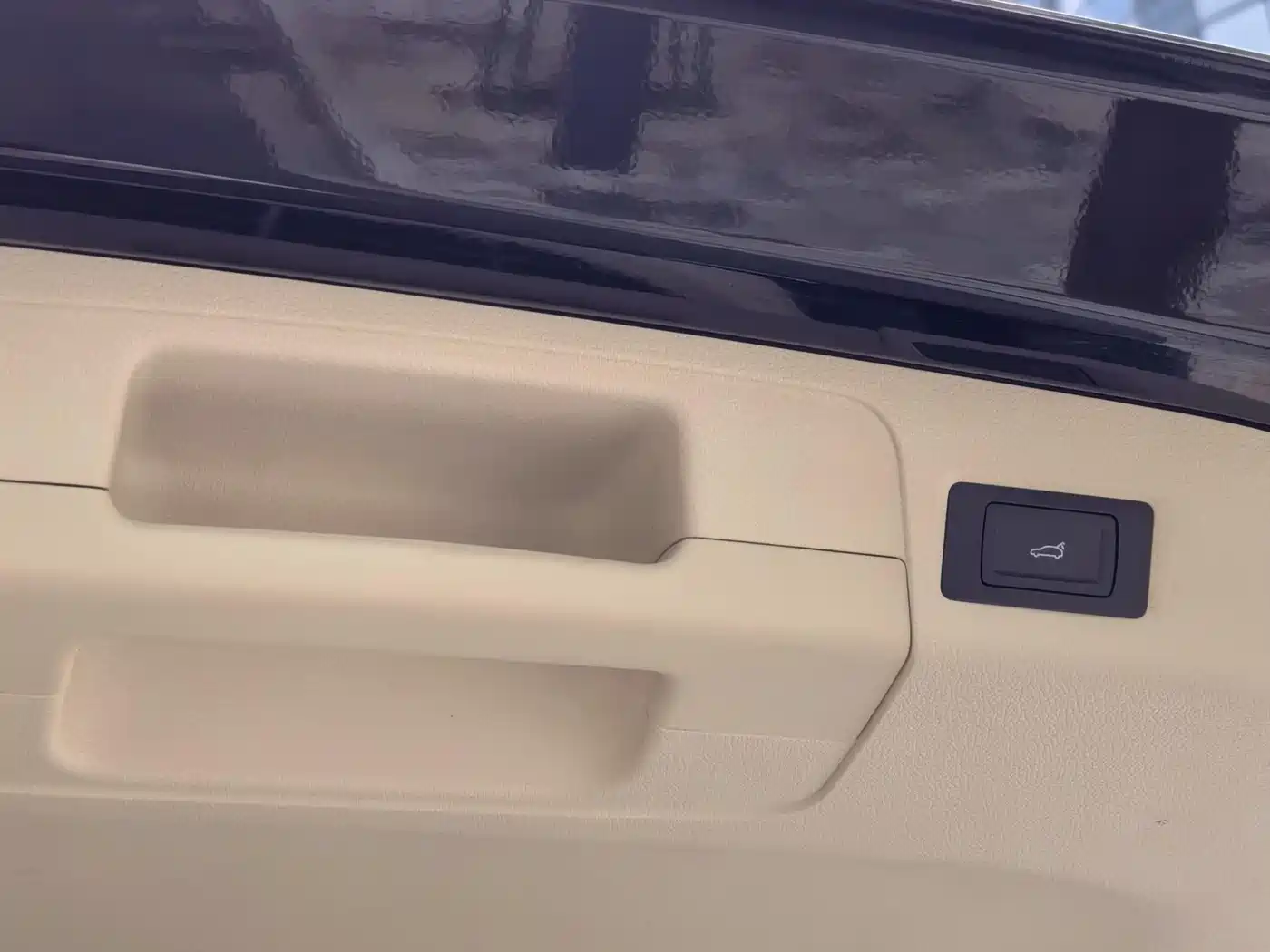 Voyah Auto Voyah Dreamer 2024 PHEV Extended Range Premium Edition фото 40