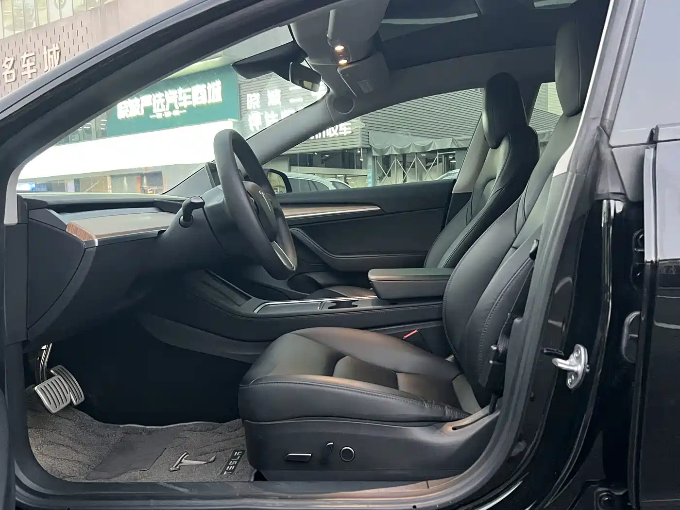 Фото 9 - Tesla Model 3