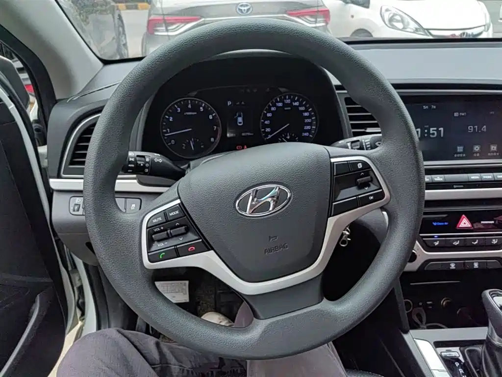 Hyundai Elantra 2016 Model 1.6L Automatic Smart Elite фото 11